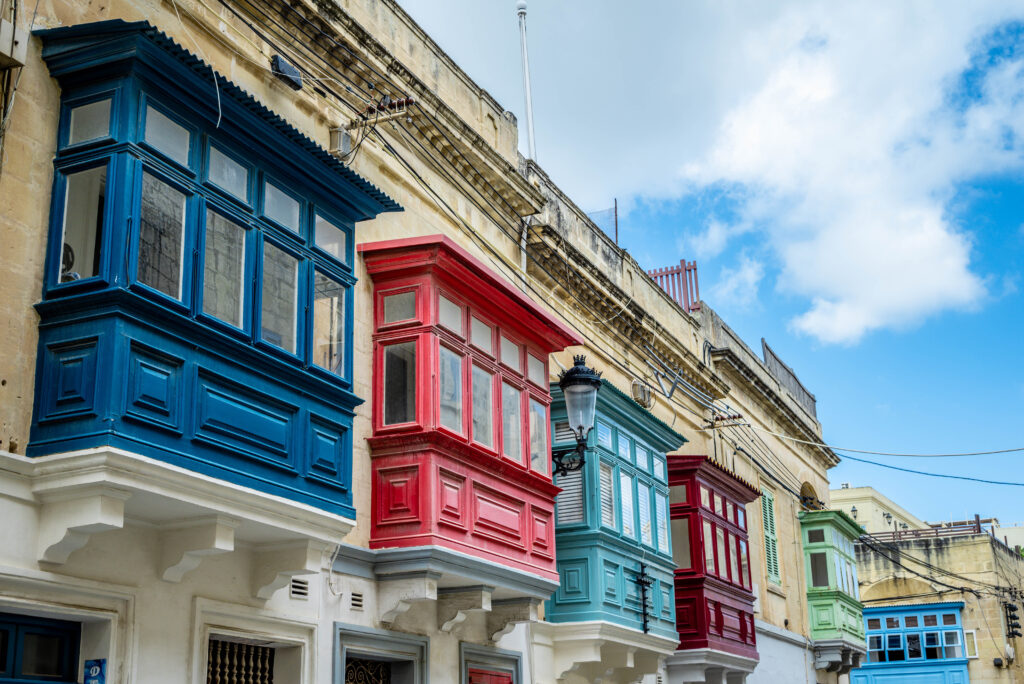 valetta kolorowe balkony
