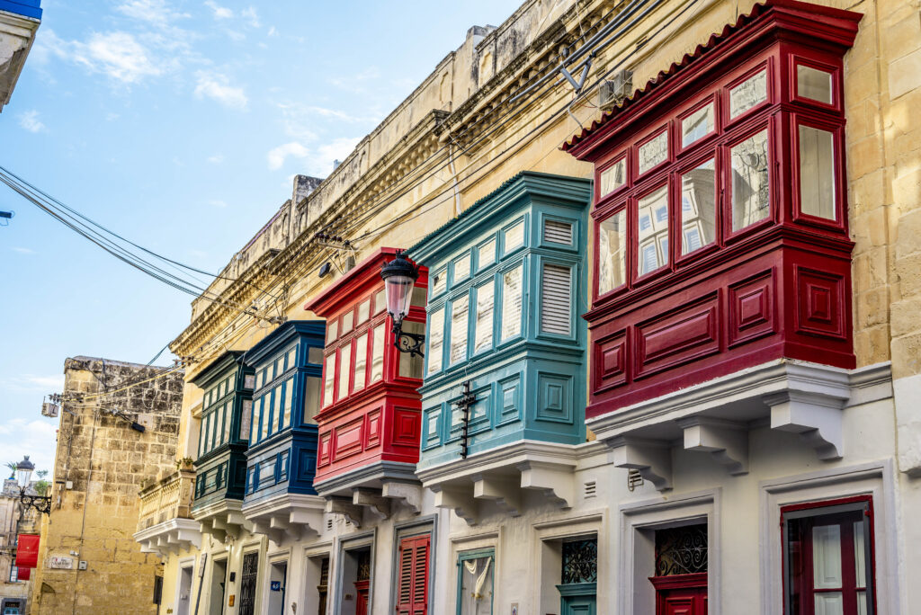 valetta kolorowe balkony